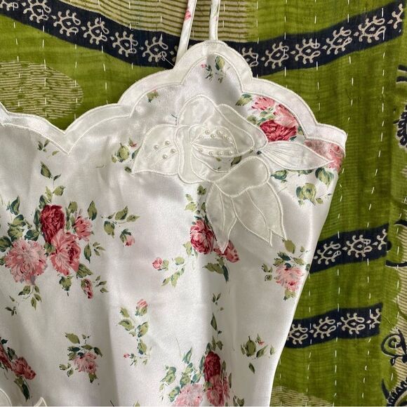 Rare Victoria’s Secret Gold Label 2 Piece Floral Pajama Set Size Small - Picture 3 of 13